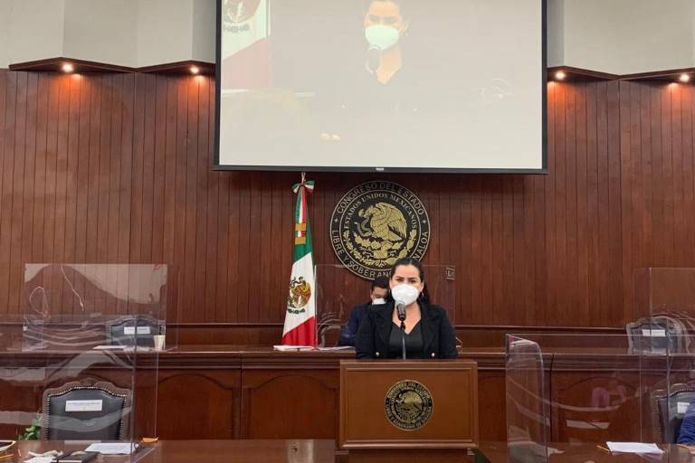 Diputada celebra asignación de 400 bases a personal médico en Sinaloa