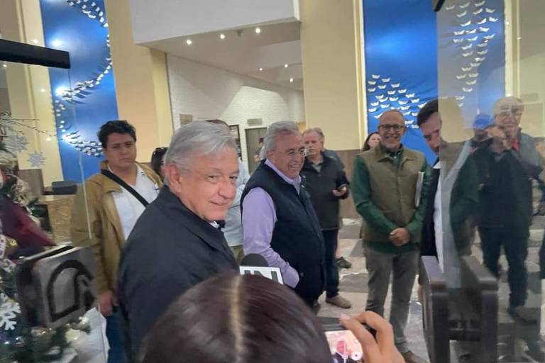 Pernocta AMLO en Mazatlán; hoy, gira por el sur de Sinaloa