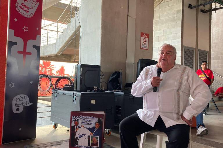 Presentan libro El Número Uno de Fernando Remes