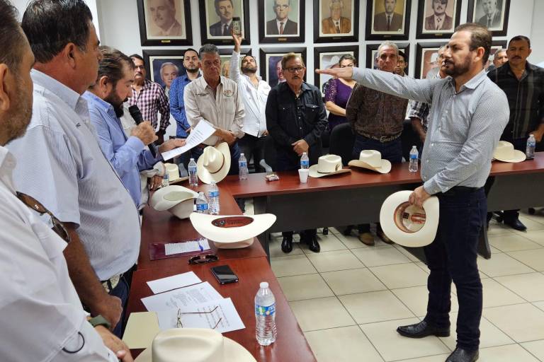 Rinde protesta Sáinz Aispuro para ocupar lugar de Faustino Hernández en la UGRS