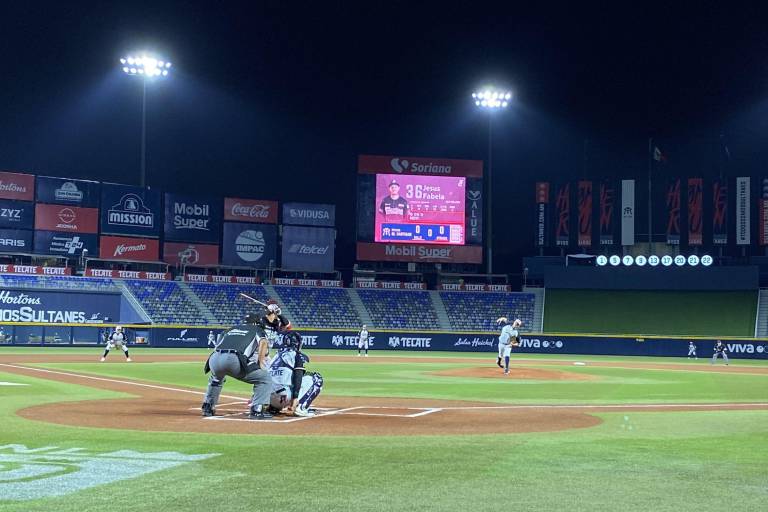 Tomateros de Culiacán ‘explota’ en la quinta para imponerse a Sultanes de Monterrey