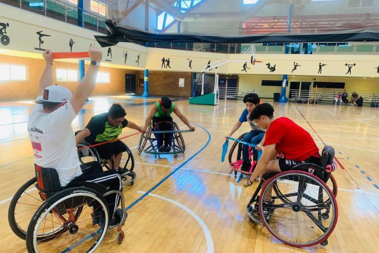 Entrena la Selección de Mazatlán de basquetbol sobre silla de ruedas en el CAR