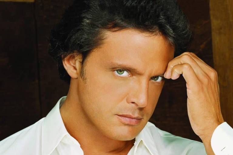 Usuarios colapsan la página venta de boletos para gira de Luis Miguel