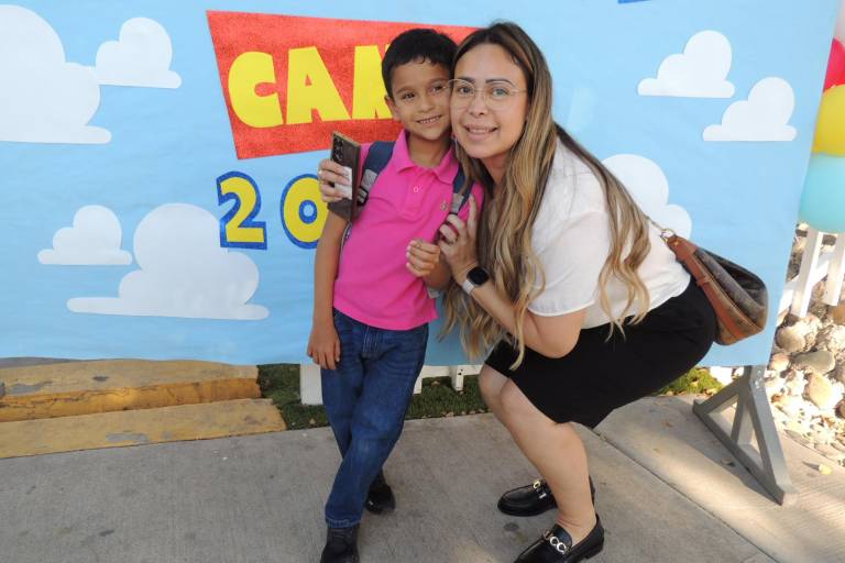 Disfrutan alumnos de kínder divertido campamento