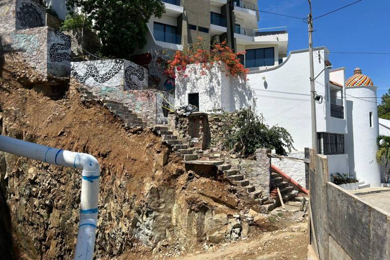 Rehabilitarán escalera en Cerro de la Nevería desarrolladores de edificio de condominios aledaño: Alcaldesa y PC