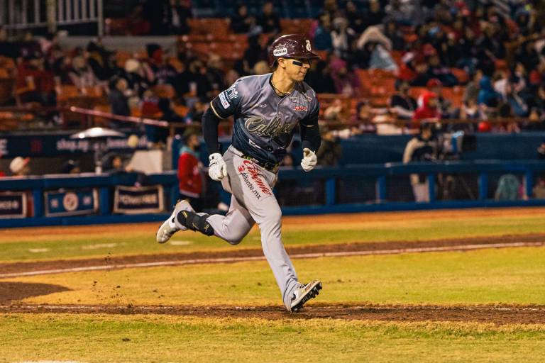 Tomateros remonta y pega primero en la frontera