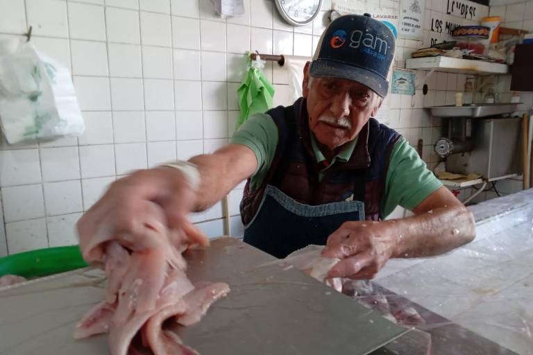 En Rosario, ventas de pescado repuntan solo en días santos