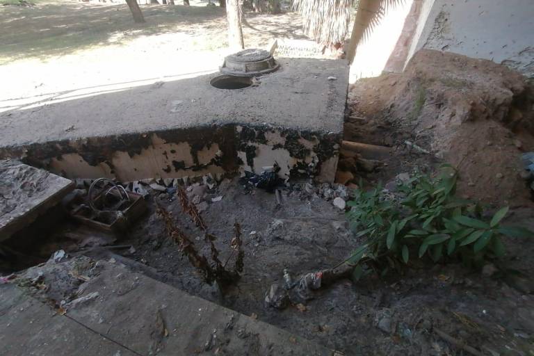En Culiacán, el derrame de aguas negras dejó afectaciones en un tramo del Parque Las Riberas