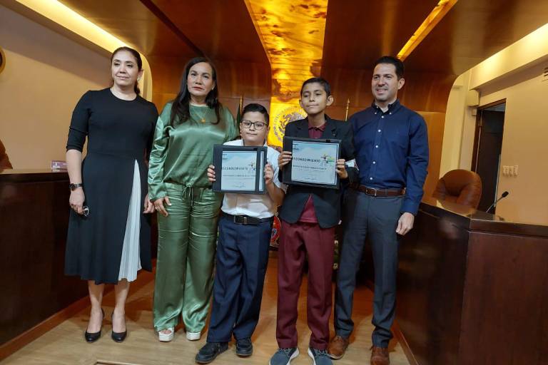 Reconocen a los niños por su papel en el Tribunal Infantil 2023