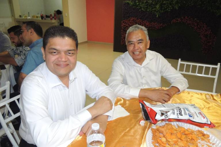 Con taquiza, festejan periodistas su libertad de expresión
