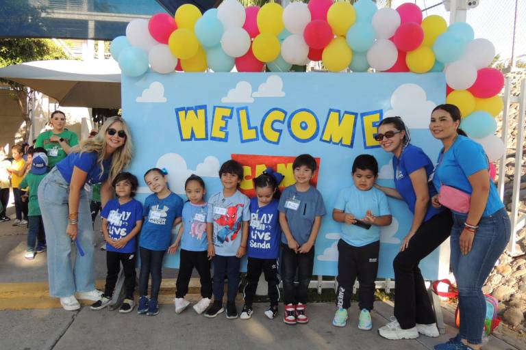 Disfrutan alumnos de kínder divertido campamento