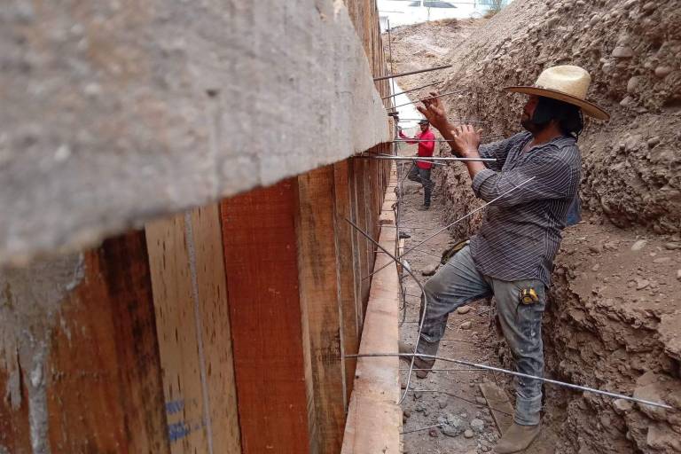 Cómo trabajar de albañil y tomar precauciones contra altas temperaturas
