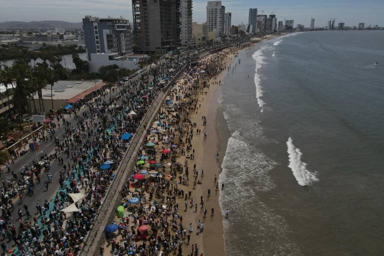 Estallan de emoción por noche de 4 minutos y 20 segundos en Mazatlán