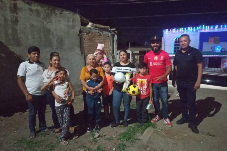 Entrega Imdec material deportivo en colonias y sindicaturas de Culiacán