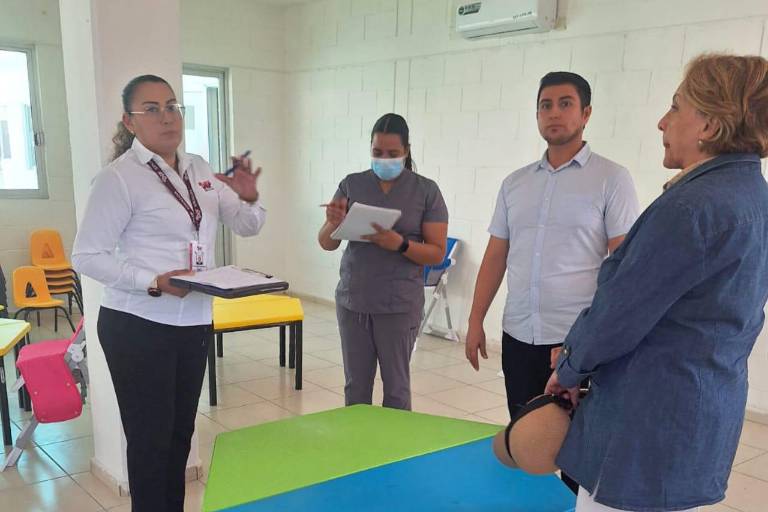 Supervisan guardería de DIF previo a su apertura en Isla del Bosque