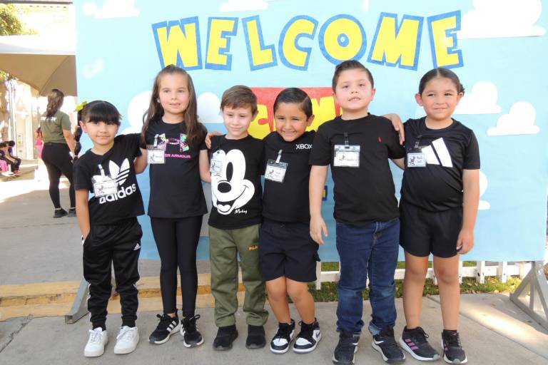 Disfrutan alumnos de kínder divertido campamento