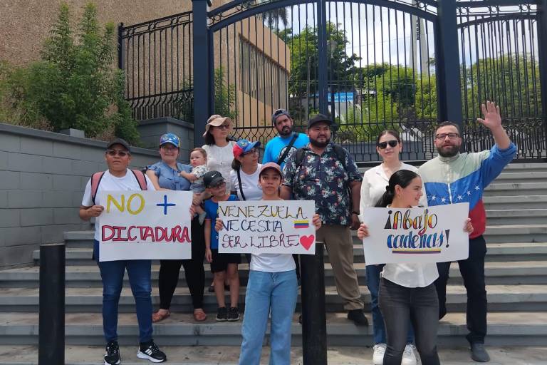 Condenan venezolanos en Culiacán represión en su País por disputa en resultados electorales