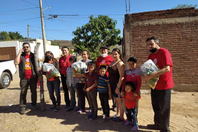 El Club Rotario Culiacán Oriente entrega despensas a familias de escasos recursos