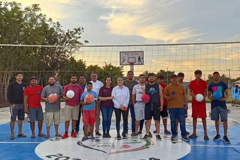 Rehabilitan cancha de la Colonia Morelos, en Escuinapa