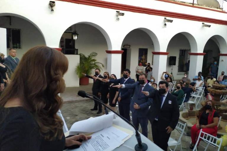 En Cosalá, Badiraguato y El Fuerte tienen cambio de Gobierno fuera de protocolos
