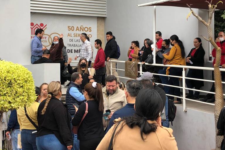 Saturación del sistema Infonavit aglomera a usuarios en Culiacán