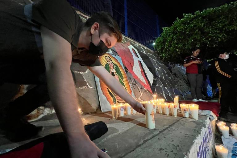Fans del Atlas se reúnen en el Jalisco para pedir por los aficionados agredidos en Querétaro