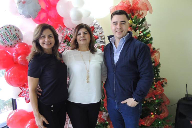 Celebran colaboradores de Datemex la Navidad con rico desayuno