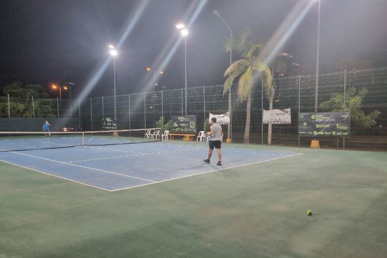 Siguen las acciones del Torneo de Tenis Escalera, en Kilómetro Cero