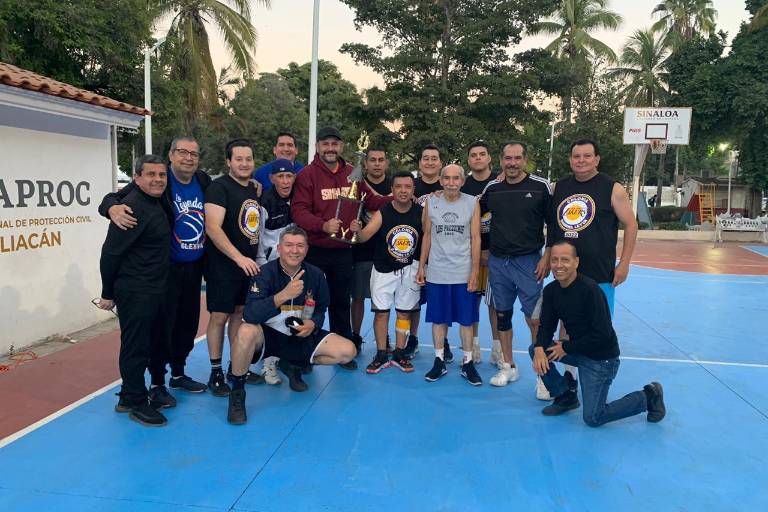 Lakers, campeón del Torneo Navideño de Basquetbol