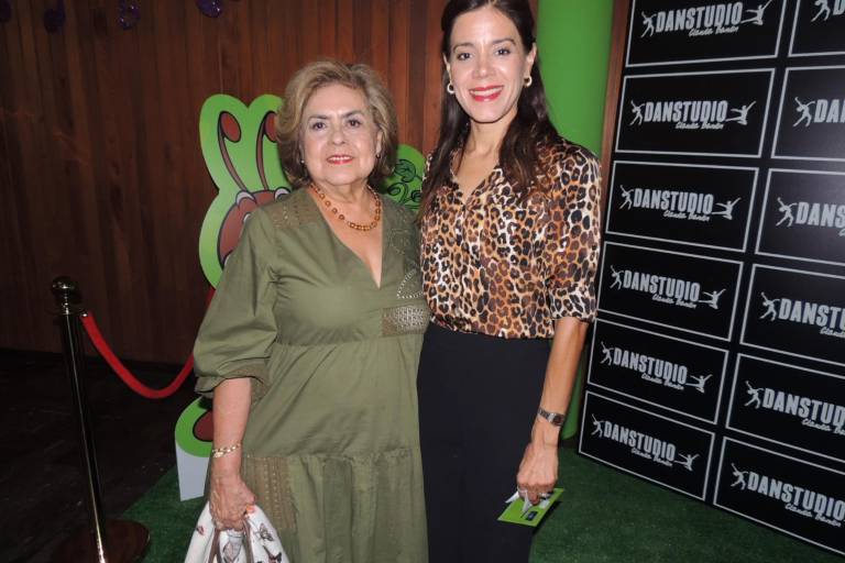 Brinda DANSTUDIO Cln homenaje a ‘Cri Cri’