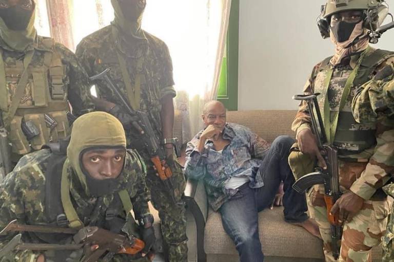 Militares detienen al Presidente de Guinea en un intento de golpe de Estado