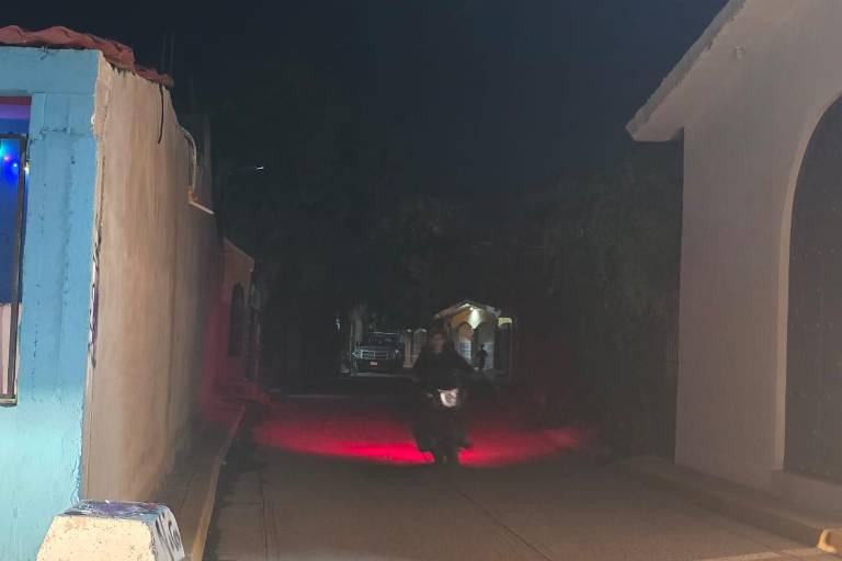 Ante robos en Rosario, vecinos llaman a atender luminaria en callejón