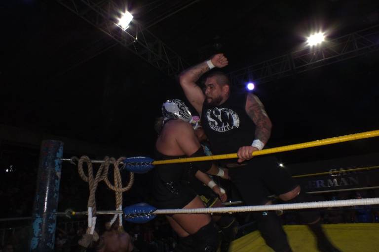 ‘Wagnermaníacos’, ‘Negocio Traumado’ y la ‘Sangre Texana’ ponen la adrenalina en la cancha Germán Evers