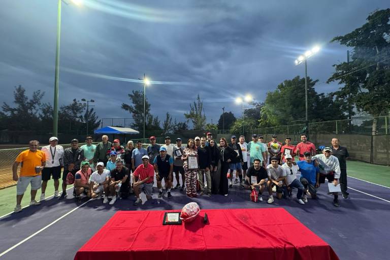 Vuelan los pavos en Torneo de Tenis, en Club Muralla