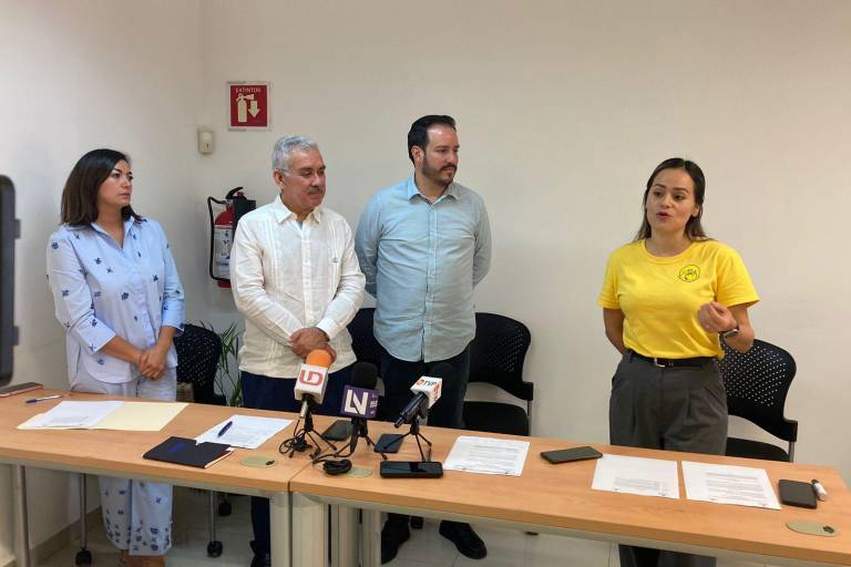 Entregan donativo de la incubadora Emprendamos Juntos