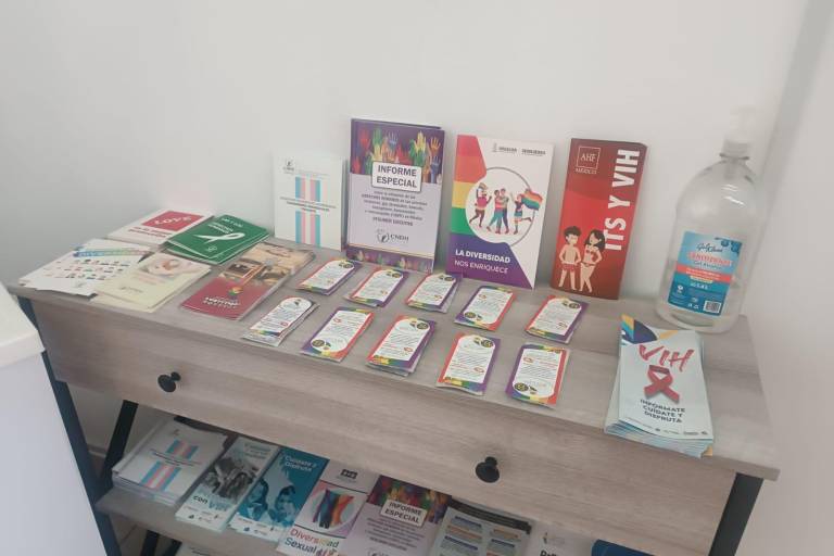 Mazatlecos se responsabilizan de su salud sexual en jornada de pruebas rápidas de VIH