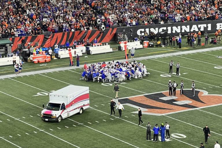 NFL suspende duelo Bills-Bengals tras colapso de Damar Hamlin en ‘Monday Night Football’