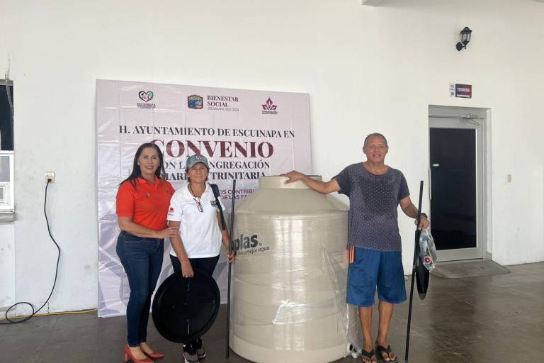 Entrega Comuna de Escuinapa 56 tinacos