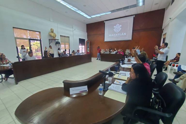 Autoriza Cabildo ampliar hasta tres horas más la venta de alcohol en Mazatlán