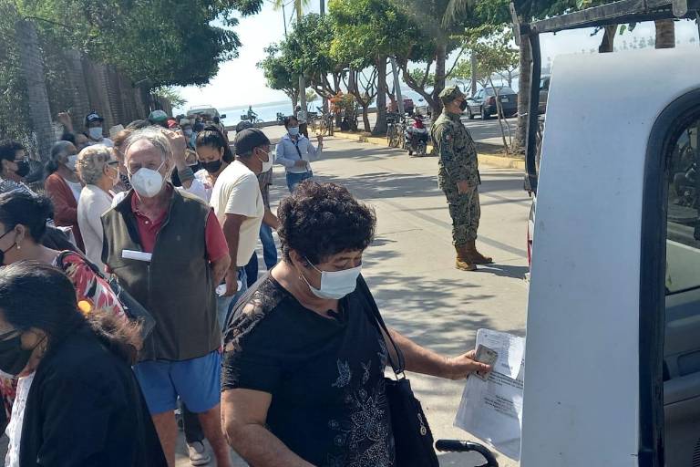 Escuinapa vacunará primero a los adultos mayores del Valle