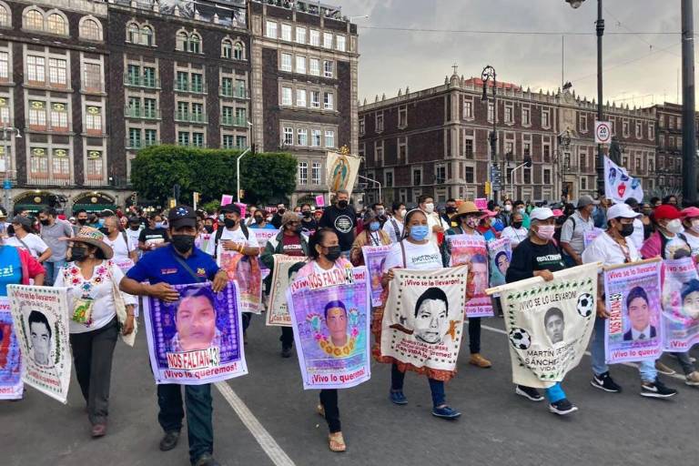 Ordenan liberar a 8 militares vinculados al caso Ayotzinapa