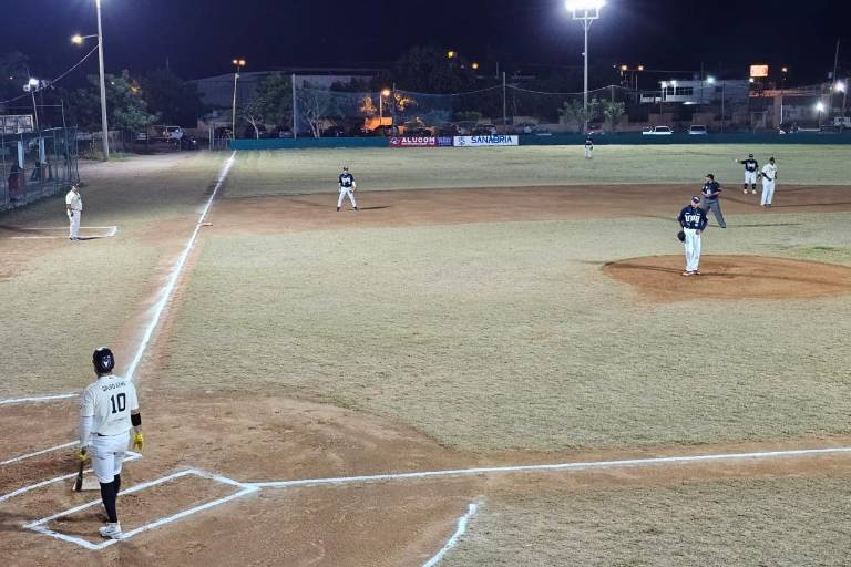 Pollería Catalina continúa invicto en Liga Clase Abierta