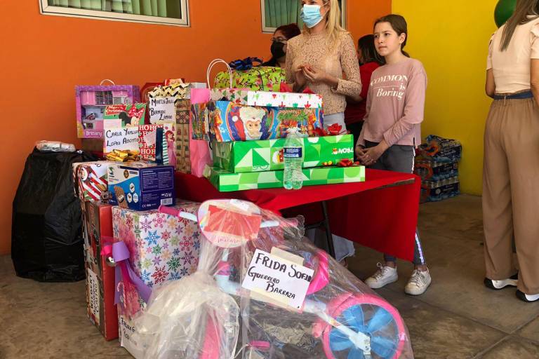 Ayuda a Gente sin Fronteras entregó juguetes y kit de medicamentos a niños con cáncer del Hospital Pediátrico de Culiacán