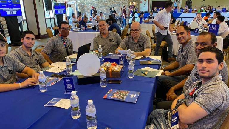 La directiva de Cañeros de Los Mochis, presentes en el draft de la Liga Mexicana del Pacífico.