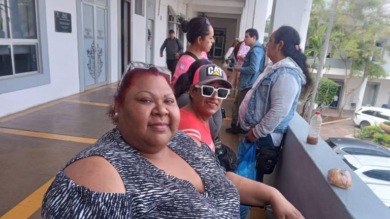 La dirigente de trabajadoras de empacadoras, Elvia Alicia Spain, busca apoyo para acceder al programa Equipa Sinaloa.