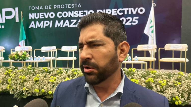 Diputados de Morena buscan reformar ley para garantizar la gratuidad en el uso de estacionamientos en plazas y centros comerciales, afirma Juan Carlos Patrón.