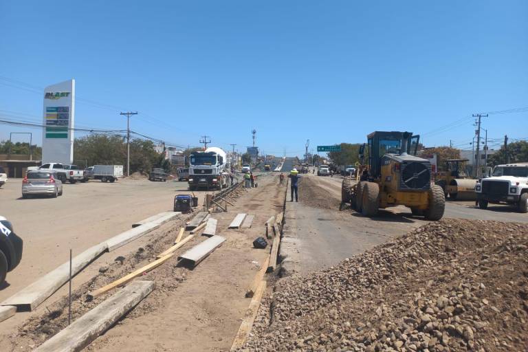 Aceleran trabajos para terminar construcción del puente del Libramiento Colosio, en Mazatlán
