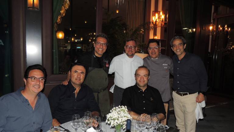 Rogelio Esquer, Marcos Bucio, Luis Osuna, Ángel García, Eder Perea, Guillermo Bátiz y Luis de Saracho.