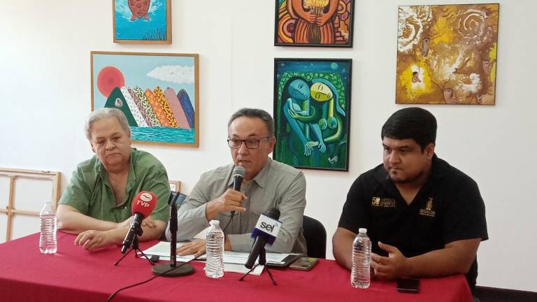 Raúl Rico González, Juan Salvador Avilés y Mario Chávez durante la conferencia.