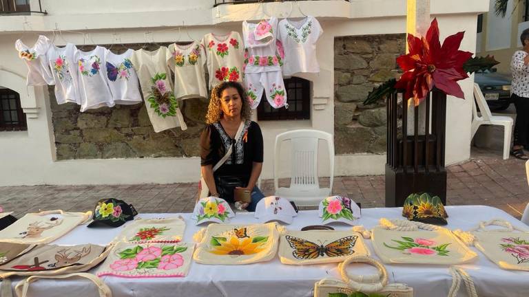 En Artwalk puede adquirir piezas artísticas como cuadros, pinturas, fotografía, obras pictóricas, escultura, alfarería, joyería, dibujo, textil, entre otras piezas elaboradas en diferentes técnicas, tamaño y colores.